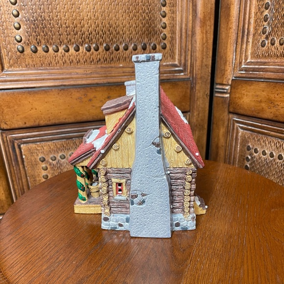 Dept 56 Pinewood Log Cabin. - Picture 4 of 6